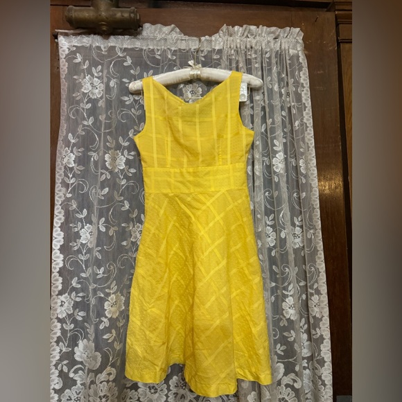 Liz Claiborne yellow lightweight dress size 6P brand new without tag - Picture 2 of 5